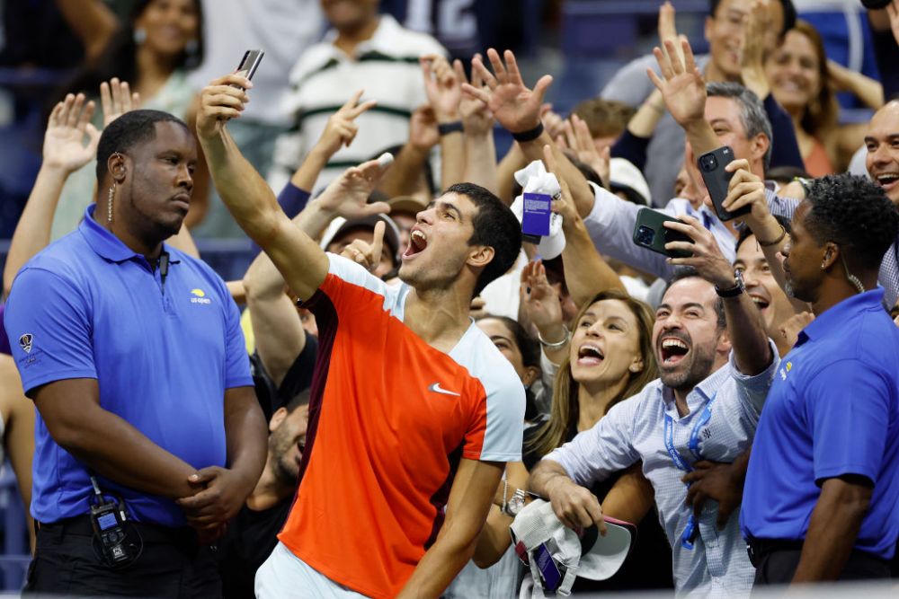„Copilul ăsta e de pe altă Planetă!” Fanii tenisului, înnebuniți de lovitura imposibilă reușită de Carlos Alcaraz la New York_7