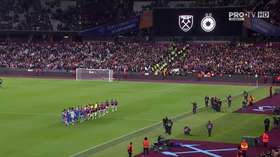 West Ham - FCSB | Momente emoționante înaintea fluierului de start în ziua în care Regina Elisabeta a II-a a murit _3