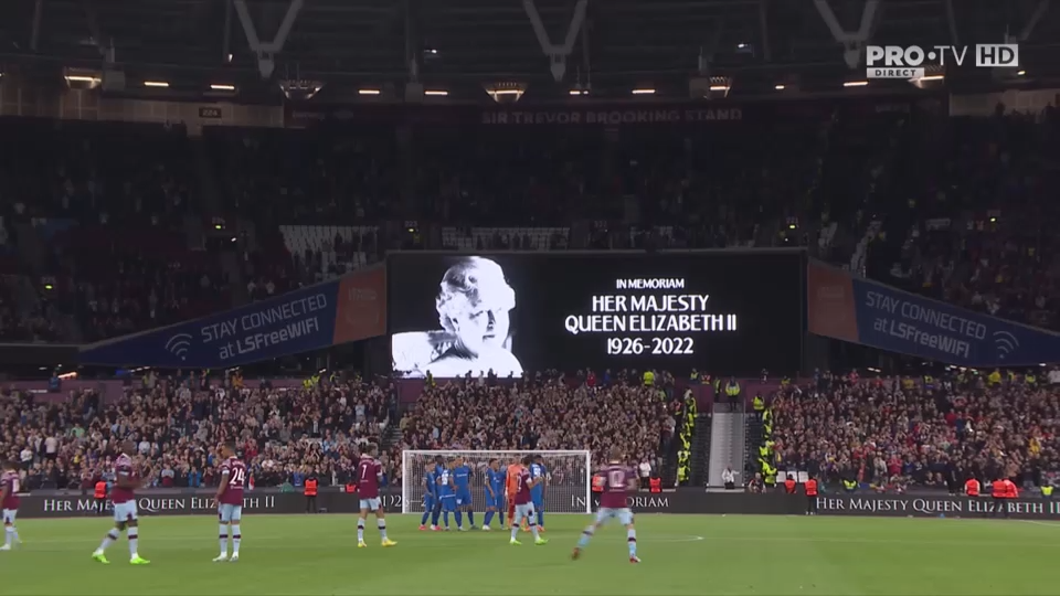 West Ham - FCSB | Momente emoționante înaintea fluierului de start în ziua în care Regina Elisabeta a II-a a murit _6