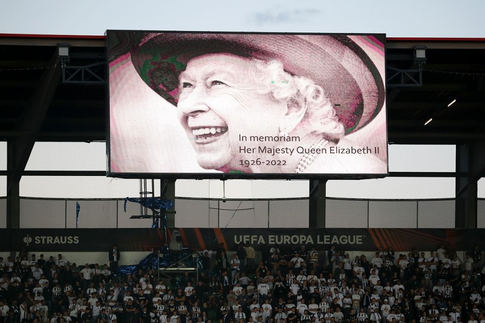 Huiduieli la momentul de reculegere în memoria Reginei Elisabeta a II-a! Fanii au rămas șocați: "Dezgustător"_2