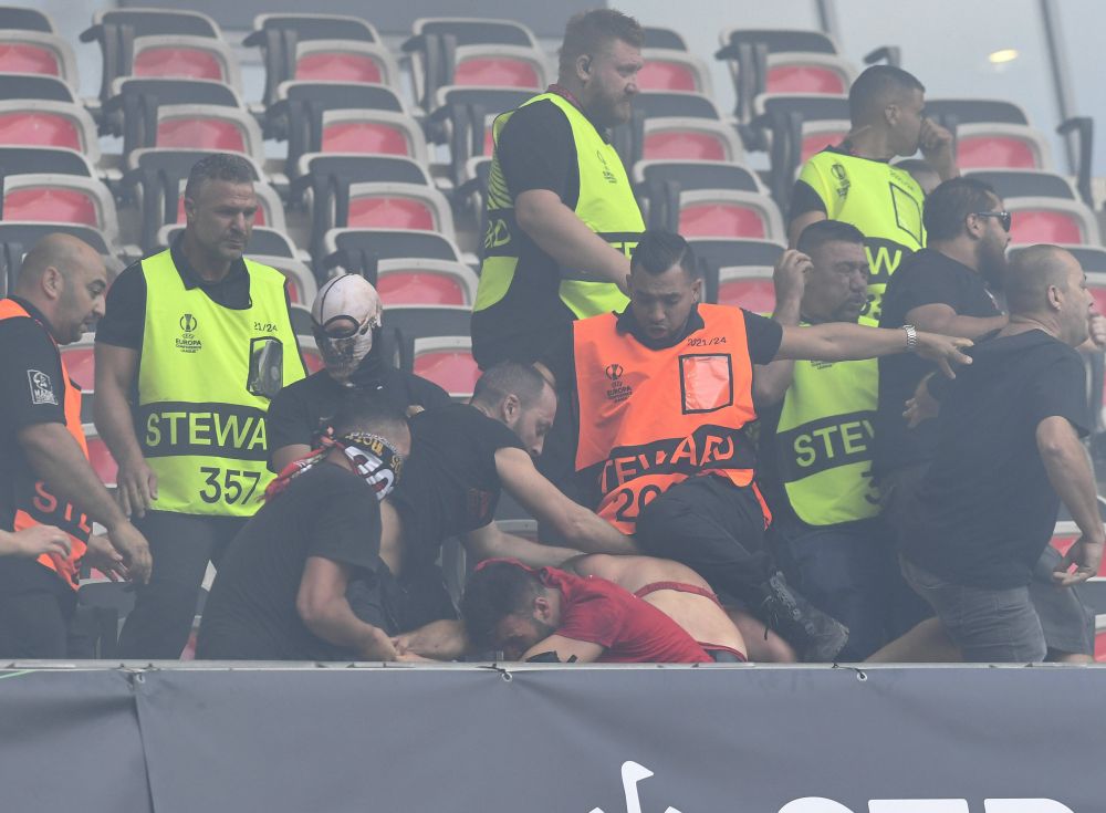 Ce a decis UEFA după haosul de la Nice - Koln în urma căruia 32 de persoane au fost rănite iar patru spitalizate_3
