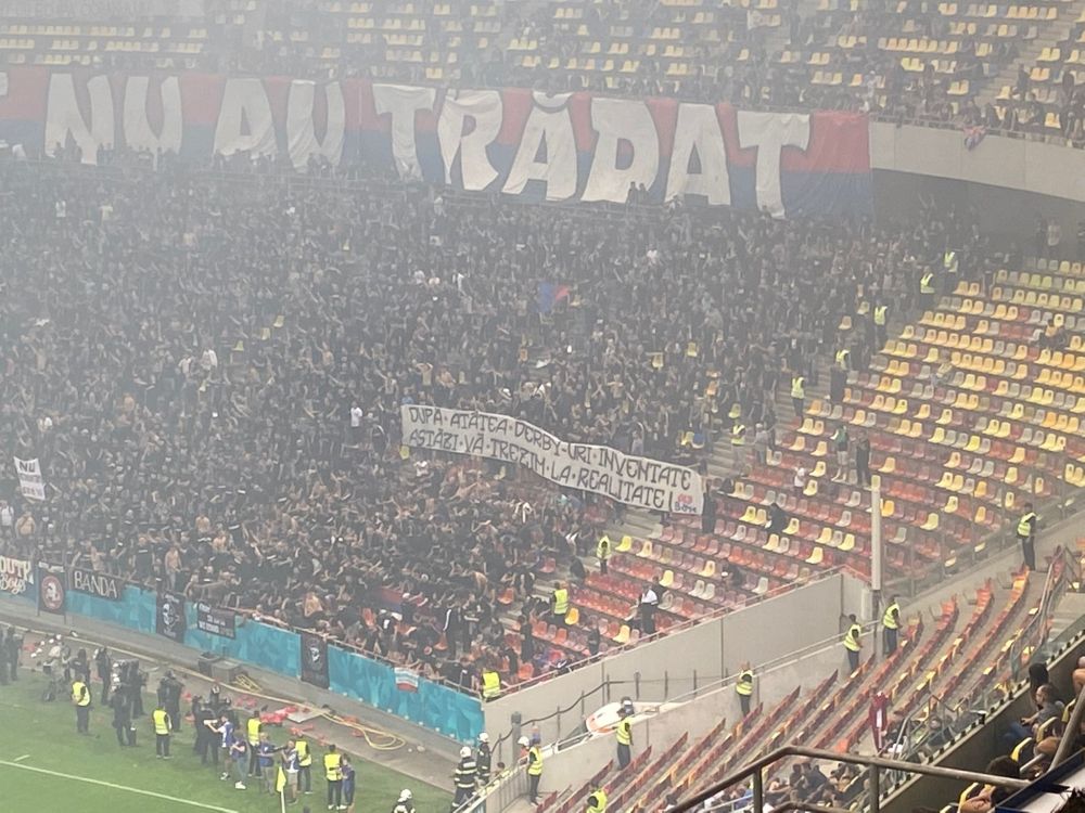 Dinamo - CSA Steaua | Ce bannere au afișat cele două galerii înaintea startului partidei din Liga 2_8