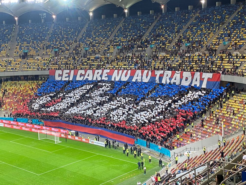 Fanii lui Dinamo, "croșeu" către CSA Steaua: "Nu vă mai alintați!" Ce a mai conținut bannerul_4