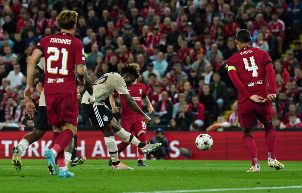 Perla lui Ajax, gol de generic contra lui Liverpool! Alisson și Virgil van Dijk n-au avut nicio șansă_1