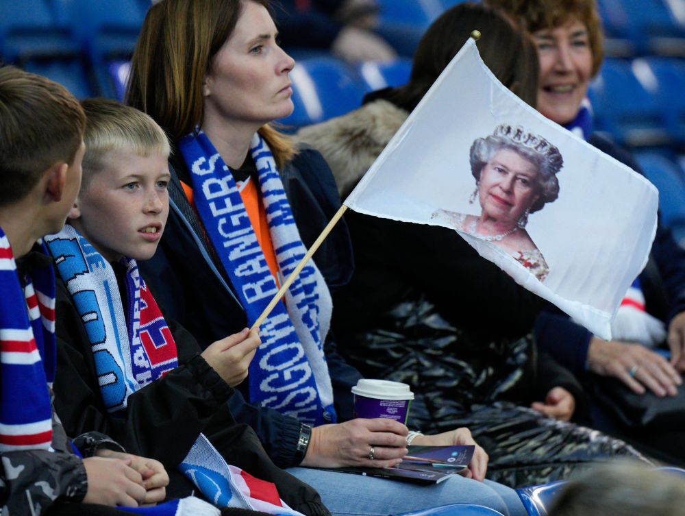 Omagiu pentru Regina Elisabeta a II-a în UEFA Champions League! Momentul emoționant de la Rangers - Napoli _3