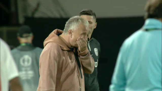 Fanii lui CFR Cluj s-au săturat de Dan Petrescu: "Demisia, demisia!". Cum a reacționat antrenorul_3