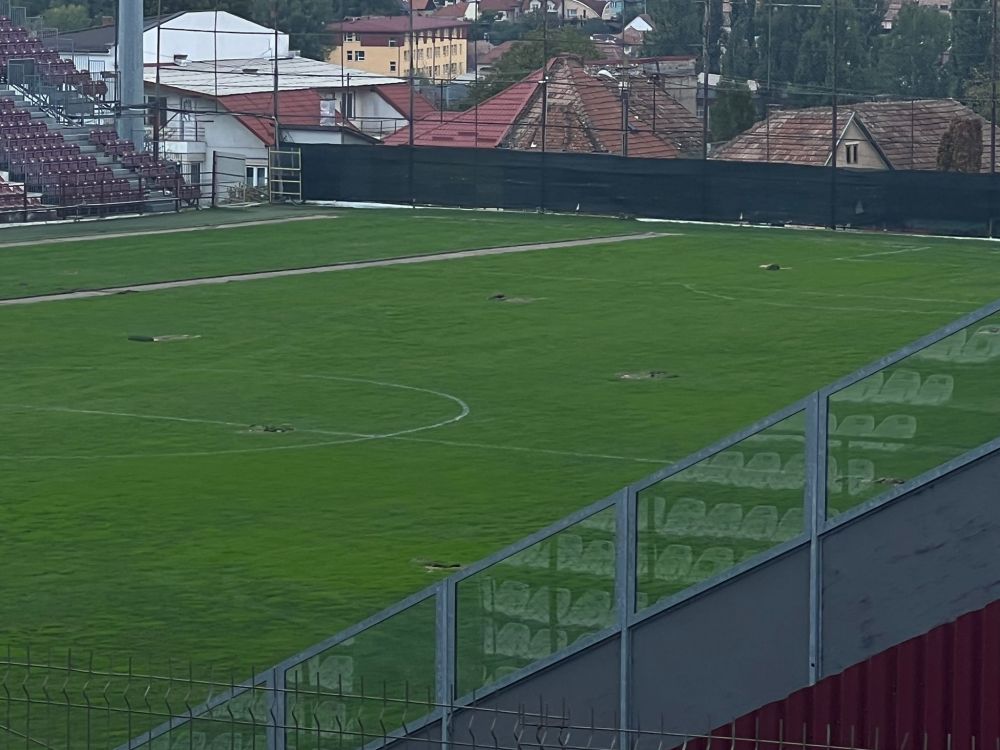 Se schimbă gazonul pe stadionul CFR-ului! Cum arată acum suprafața de joc de pe ”Dr. Constantin Rădulescu”_2