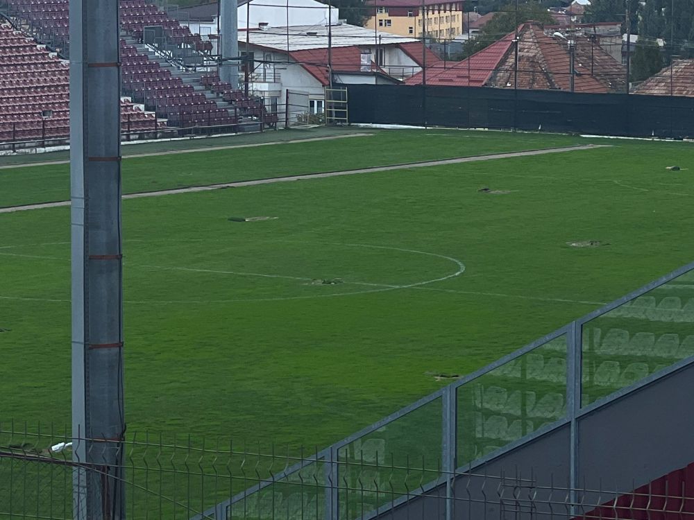 Se schimbă gazonul pe stadionul CFR-ului! Cum arată acum suprafața de joc de pe ”Dr. Constantin Rădulescu”_5