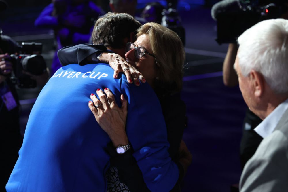 S-a sfârșit o eră! Novak Djokovic a plâns la retragerea „regelui” Roger Federer, în timpul meciului_27