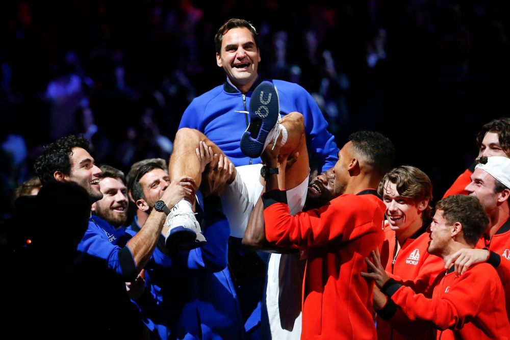 S-a sfârșit o eră! Novak Djokovic a plâns la retragerea „regelui” Roger Federer, în timpul meciului_30