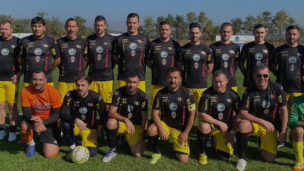 
	Se întâmplă în România: tatăl și fiul au înscris în același meci! La echipa invincibilă există și o a doua pereche tată-fiu
