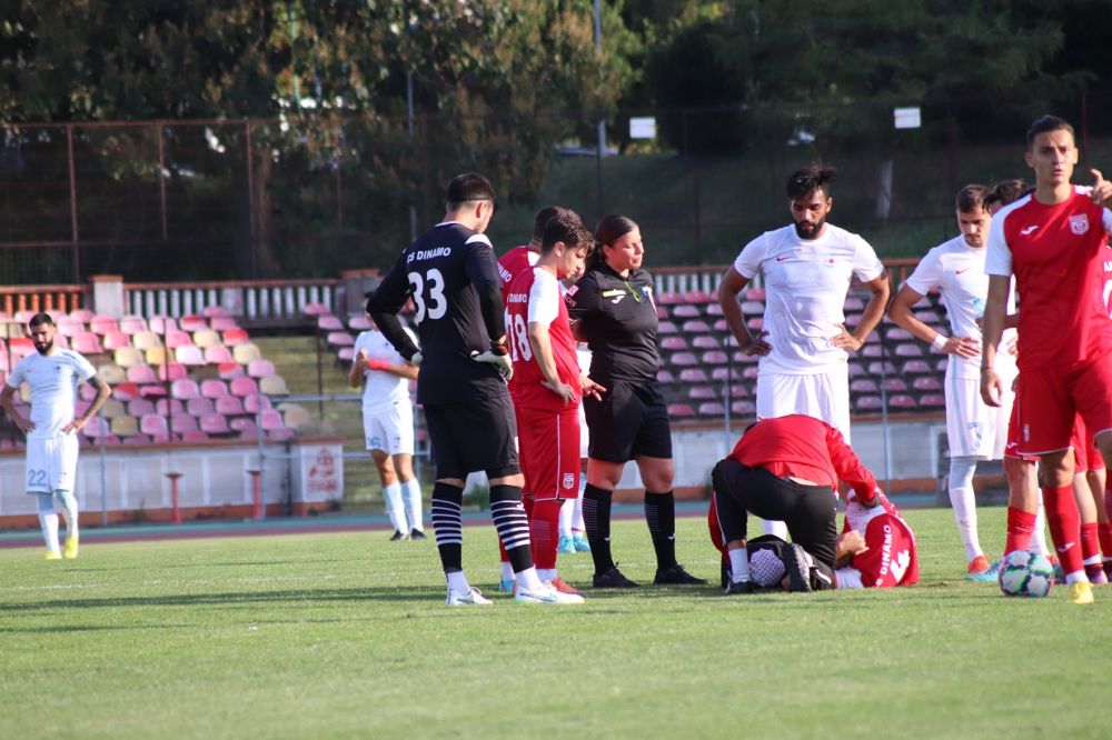 Fratele lui Edi Iordănescu, umplut de sânge în CS Dinamo - FCSB 2. Ambulanța a intrat pe teren_5