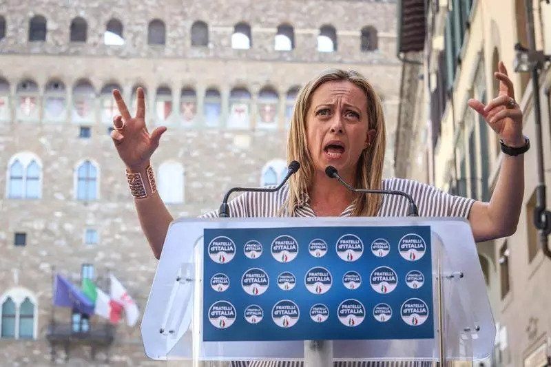 ”Fata” lui Berlusconi! A lucrat în cluburile de noapte din Roma și acum va deveni prim-ministrul Italiei_8