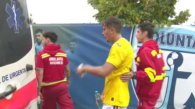 S-a rupt gardul cu ei! Un jucător al României U19 s-a accidentat în timp ce sărbătorea golul și a fost dus la spital_19