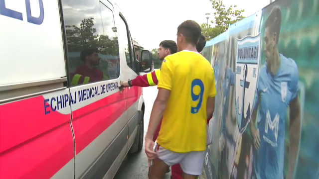 S-a rupt gardul cu ei! Un jucător al României U19 s-a accidentat în timp ce sărbătorea golul și a fost dus la spital_20