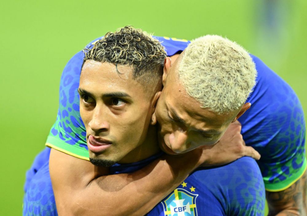 Scene teribile la meciul Brazilia - Tunisia. Suporterii au aruncat cu banane în Richarlison, iar pe Neymar l-au "țintit" cu lasere_1