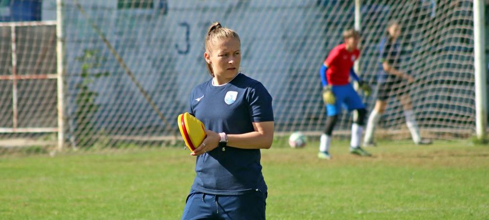 Alisa Rujovic antrenoare fotbalista juniorul bucuresti Muntenegru