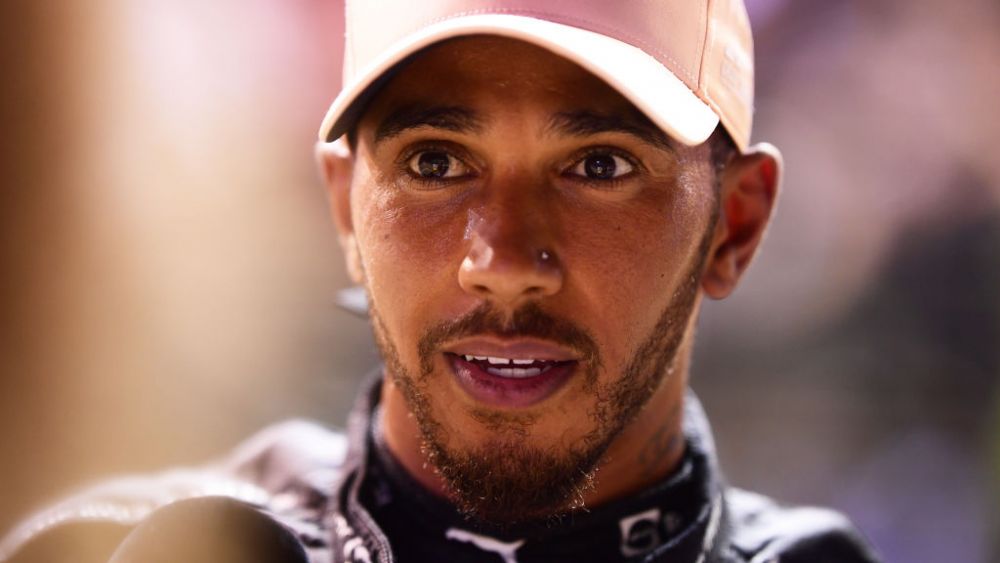 Probleme mari pentru Lewis Hamilton din cauza piercing-ului! A încălcat regulamentul, iar Mercedes a fost amendată _8