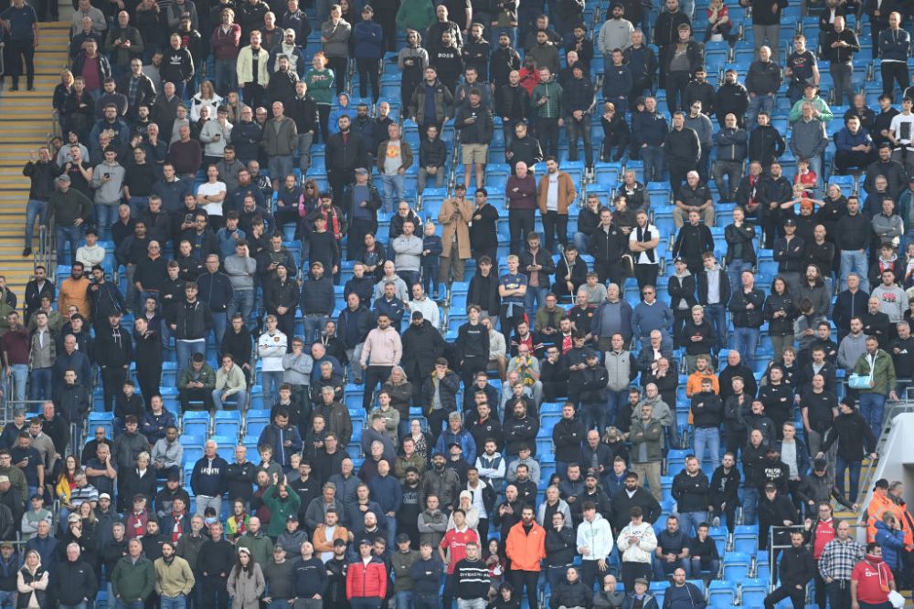 Imaginile dezastrului! Fanii lui Manchester United au plecat la pauză de pe Etihad Stadium după „măcelul” din prima repriză _5