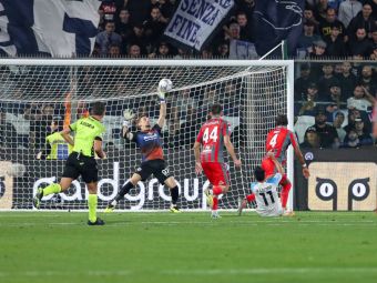 
	Andrei Radu a încasat 4 goluri de la liderul Napoli, dar Gazzetta dello Sport l-a ales cel mai bun jucător!
