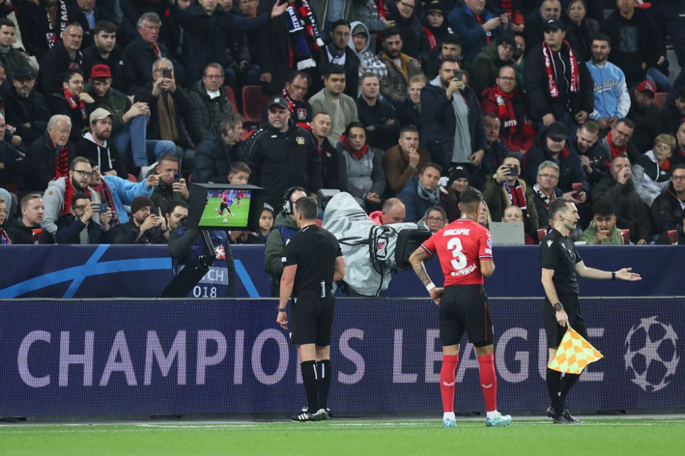 Istvan Kovacs, „mitraliat” în presa din Germania și Portugalia după Leverkusen - FC Porto, 0-3: „Totul salvat de VAR!”_6