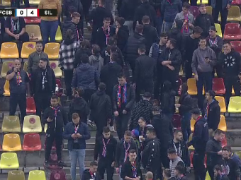 
	Fanii lui FCSB s-au săturat! Plecări în masă de la stadion, huiduieli și steaguri strânse de pe gard: &quot;Rușine să vă fie!&quot;
