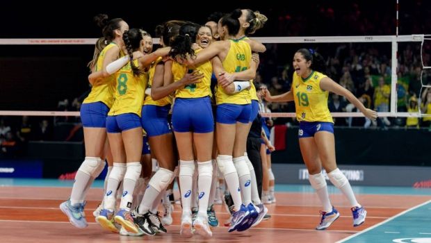 
	Superbele voleibaliste brazilience sunt în finala Campionatului Mondial!
