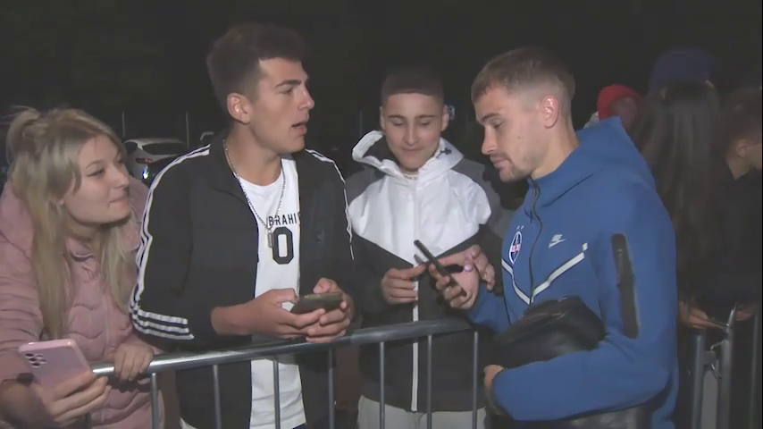 Reportaj inedit după meciul lui FCSB: "Tavi, tu ai uitat fotbalul, mă?". O fană a venit din Bulgaria pentru a-l vedea pe Keșeru_8
