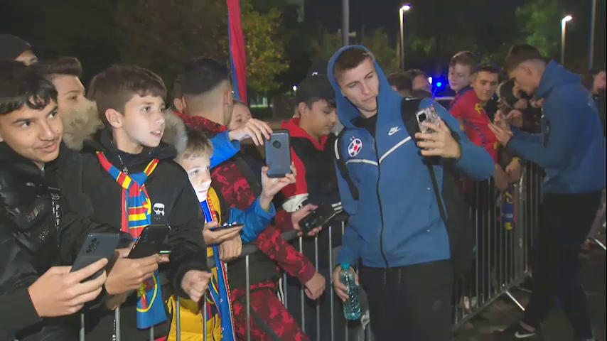 Reportaj inedit după meciul lui FCSB: "Tavi, tu ai uitat fotbalul, mă?". O fană a venit din Bulgaria pentru a-l vedea pe Keșeru_10