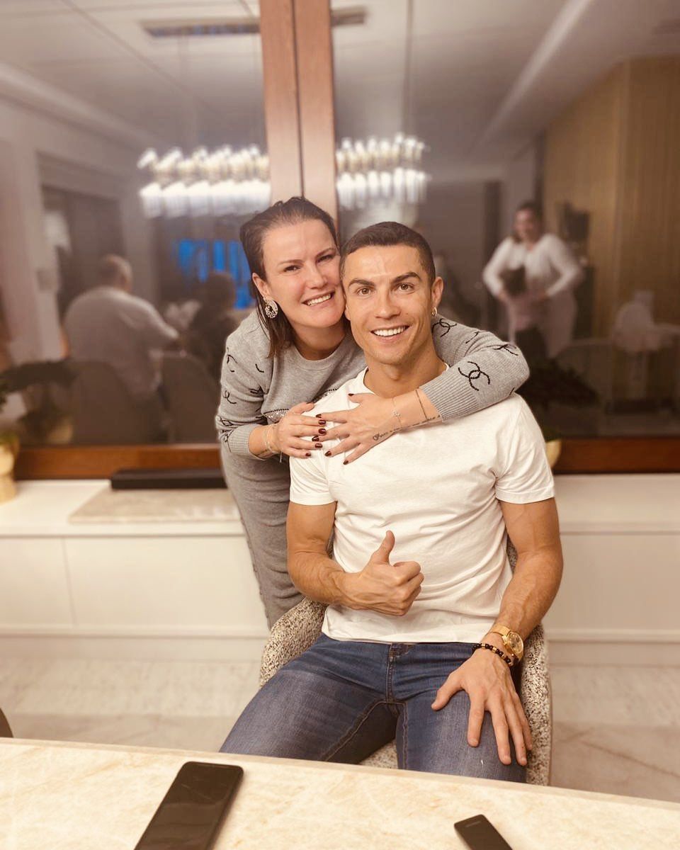 Sora lui Cristiano Ronaldo, cel mai mare susținător al fotbalistului. Reacția dură a Elmei Aveiro după ce portughezul a fost iar rezervă_2