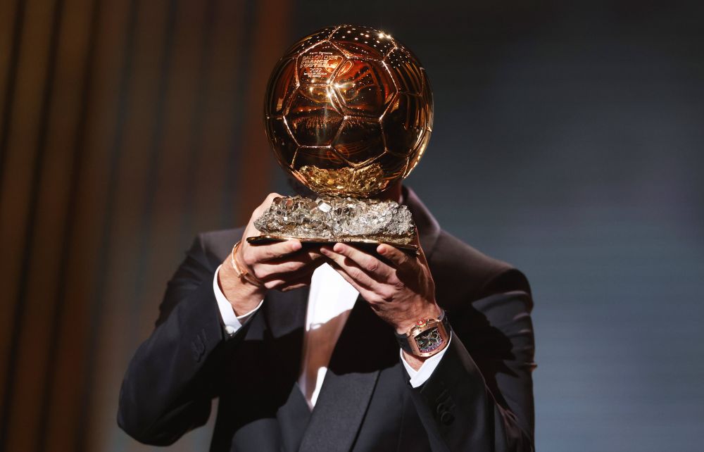 Karim Benzema a purtat un ceas de 10000 de ori mai scump decât cel ales de Robert Lewandowski, la gala Balonul de Aur 2022_7