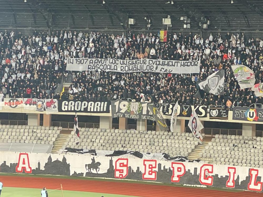 Războiul bannerelor la derby-ul U Cluj - CFR: "Campioana nu umple sectorul, ce jenant / Peluza $epcile Ro$ii"_4