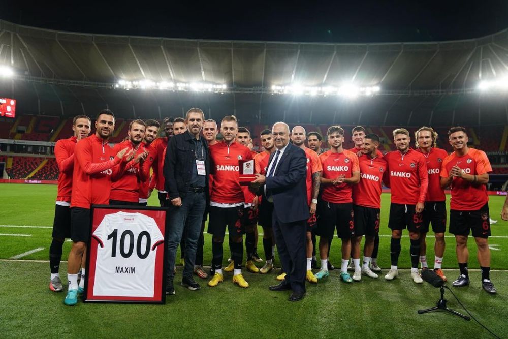 Alexandru Maxim a ajuns la 100 de meciuri pentru Gaziantep. Cum a fost marcat momentul înaintea partidei din Cupă_5