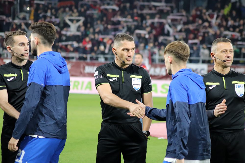 Oficialii Rapidului, nemulțumiți că arbitrul Kovacs nu a oprit meciul din cauza scandărilor rasiste ale galeriei Farului!_1