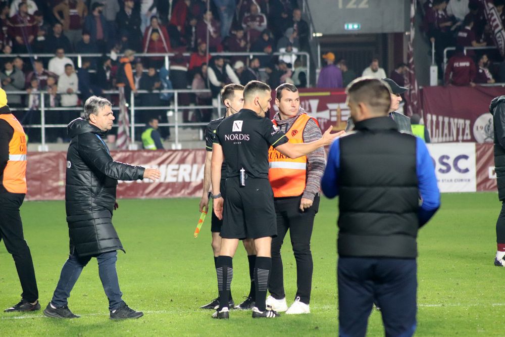 Oficialii Rapidului, nemulțumiți că arbitrul Kovacs nu a oprit meciul din cauza scandărilor rasiste ale galeriei Farului!_16