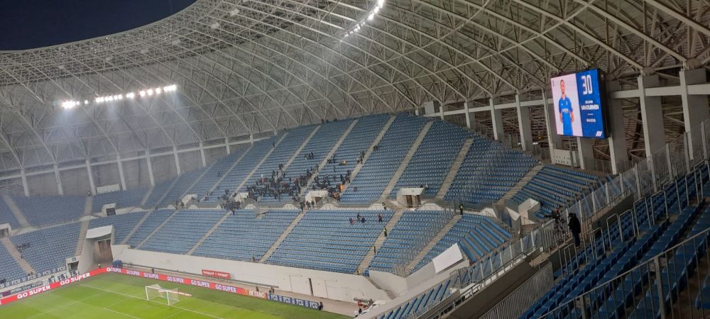 "Nu ne meritați!". Cum au protestat fanii lui FC U Craiova la meciul cu Hermannstadt_2