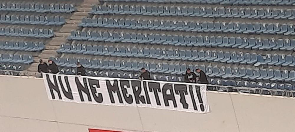 "Nu ne meritați!". Cum au protestat fanii lui FC U Craiova la meciul cu Hermannstadt_6