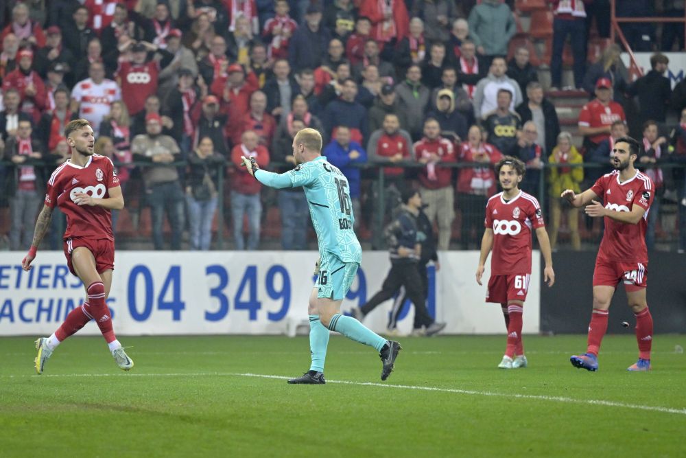 Denis Drăguș, capul răutăților în derby-ul suspendat Standard - Anderlecht! Aproape să fie luat la bătaie de coechipieri_2