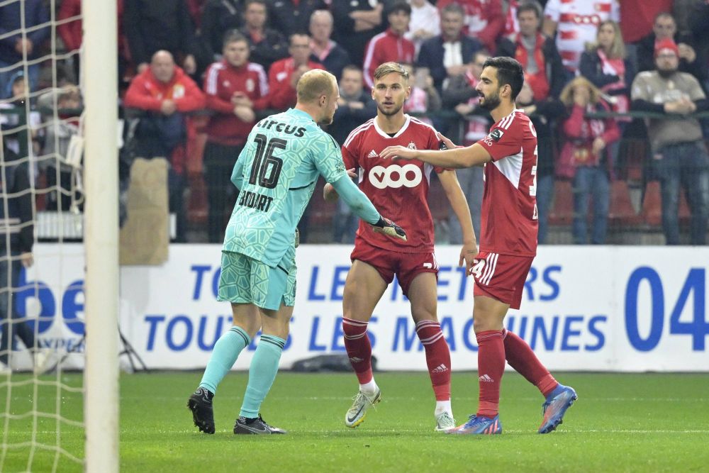 Denis Drăguș, capul răutăților în derby-ul suspendat Standard - Anderlecht! Aproape să fie luat la bătaie de coechipieri_3