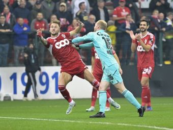 
	Denis Drăguș, capul răutăților în derby-ul suspendat Standard - Anderlecht! Aproape să fie luat la bătaie de coechipieri
