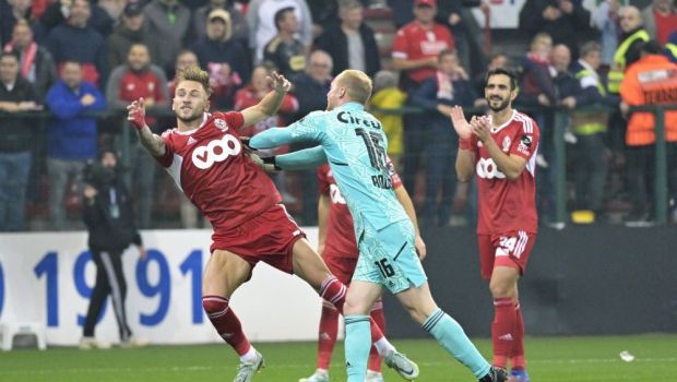 
	Denis Drăguș, capul răutăților în derby-ul suspendat Standard - Anderlecht! Aproape să fie luat la bătaie de coechipieri
