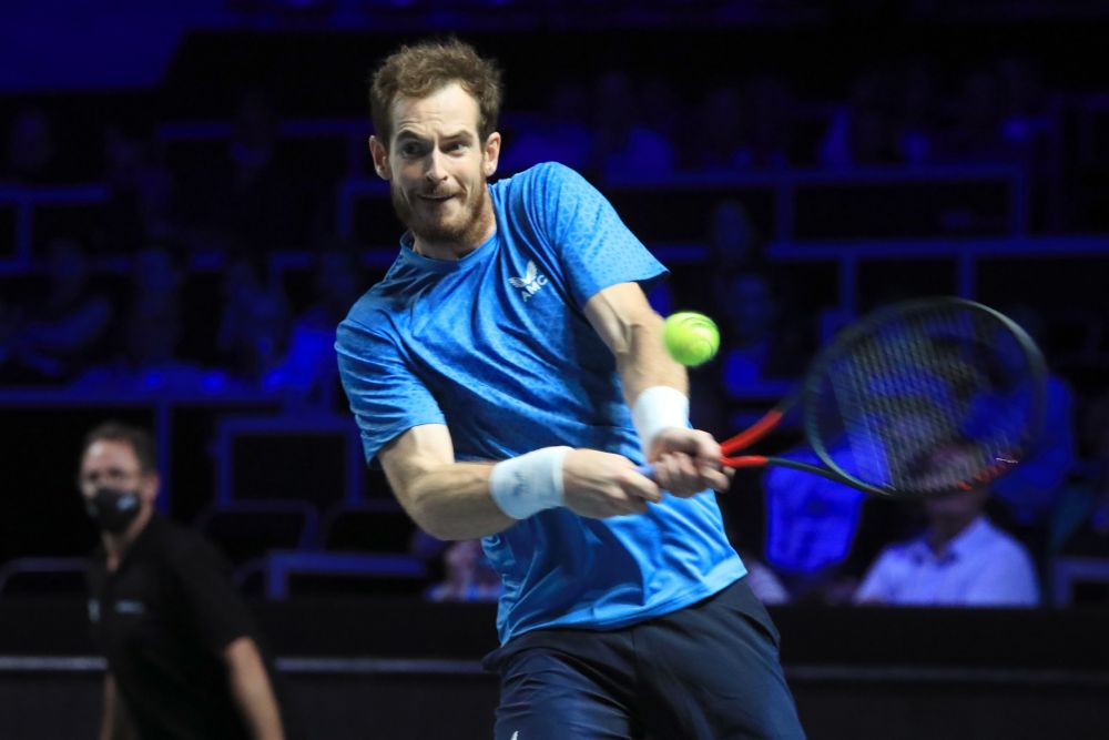 Andy Murray „l-a dat” pe Roger Federer pentru Granit Xhaka: tenismenul britanic, pus pe glume la aterizarea în Basel _2