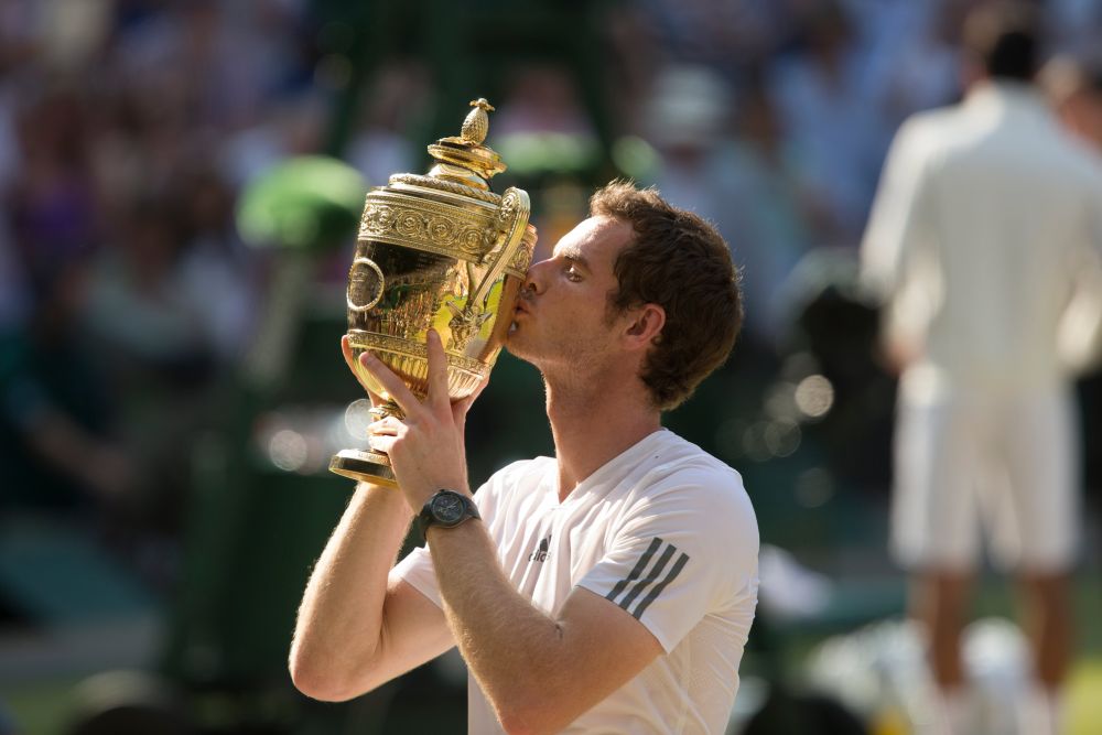 Andy Murray „l-a dat” pe Roger Federer pentru Granit Xhaka: tenismenul britanic, pus pe glume la aterizarea în Basel _5