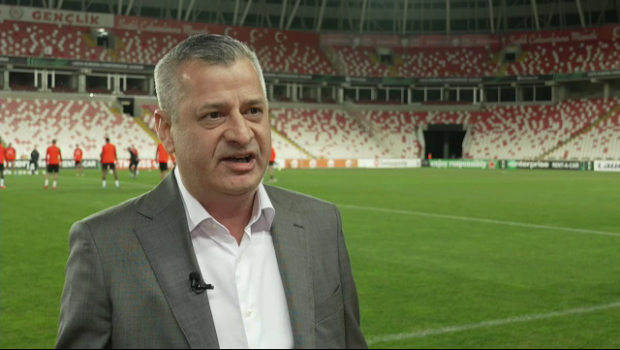 
	Neluțu Varga a vorbit din nou despre ratarea calificării în Champions League sau Europa League! Ce a spus patronul CFR-ului despre șansele la titlu&nbsp;
