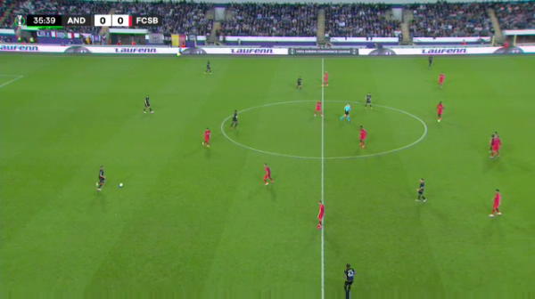 Anderlecht - FCSB | Olaru, aproape să înscrie de la 60 m