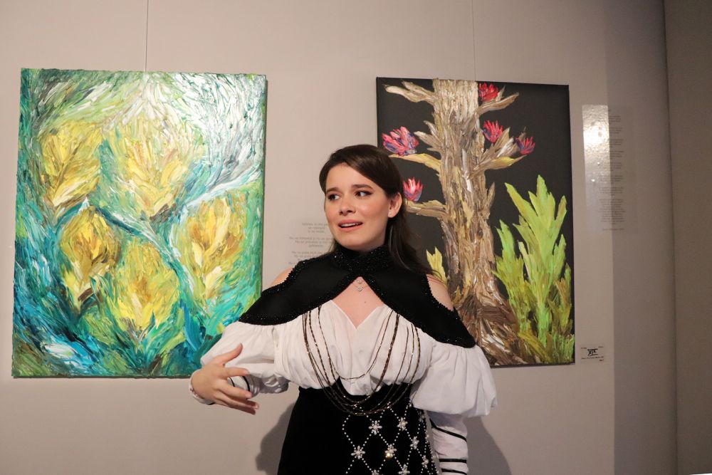 Kira Hagi și-a lansat o expoziție inedită de pictură. Ilie Dumitrescu a cumpărat un tablou de 1.000 de euro_18