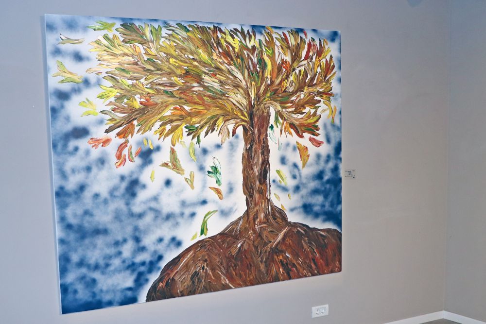Kira Hagi și-a lansat o expoziție inedită de pictură. Ilie Dumitrescu a cumpărat un tablou de 1.000 de euro_23