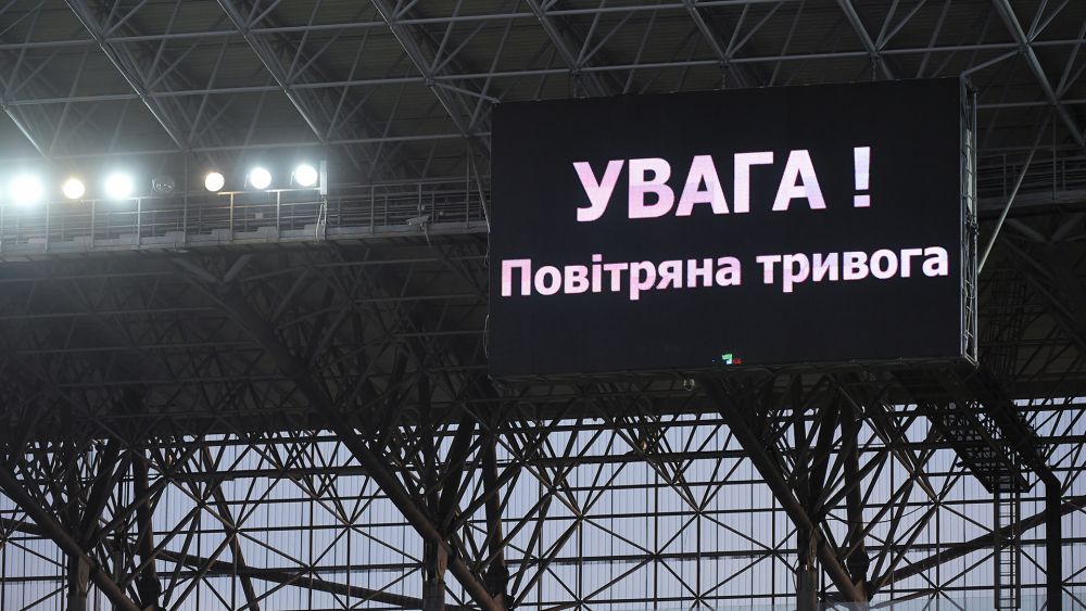 Haos la meciul lui Șahtior Donețk: întrerupere de peste o oră, jucători adăpostiți la vestiare și pauză de doar cinci minute!_11