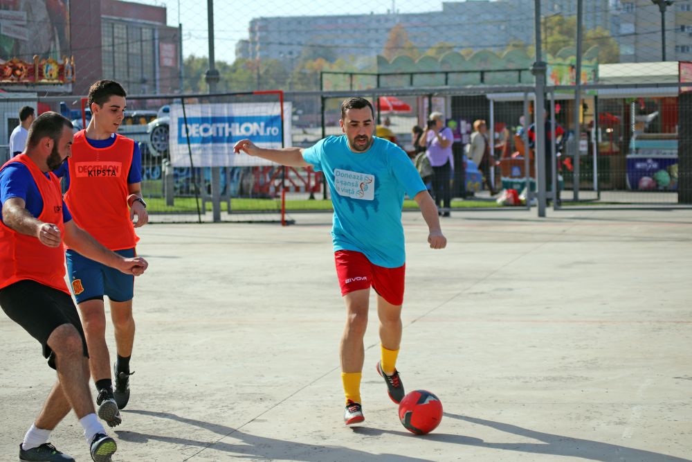 Fotbal ca-n curtea mall-ului! Belodedici, Gardoș, Coman și Varga au făcut spectacol pe ciment, la Obor_32