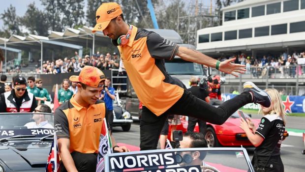 
	Lando Norris a dezvăluit că a vorbit și cu alte echipe înainte să semneze cu McLaren + Cât va încasa pilotul de Formula 1
